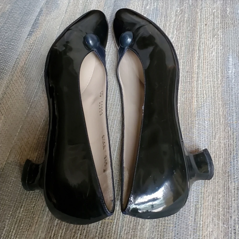 Salvatore Ferragamo Navy Blue/ Black Patent Leather Heel Pumps Shoes Sz 6 1/2 AA - Picture 4 of 12